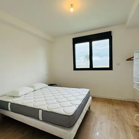 Spacious T4 With Garden In بيت للعطل *