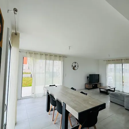 Spacious T4 With Garden In بيت للعطل Giberville