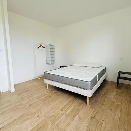Spacious T4 With Garden In *
