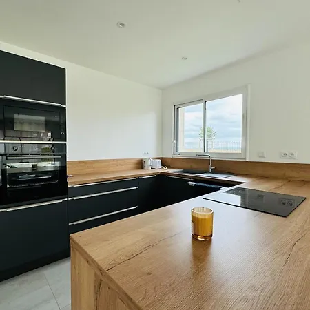 Spacious T4 With Garden In * Giberville